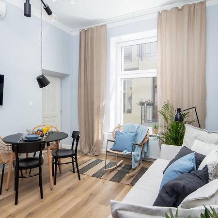 Barbacan Suites - Old Town Apartments - By Upstairs Krakow Ngoại thất bức ảnh