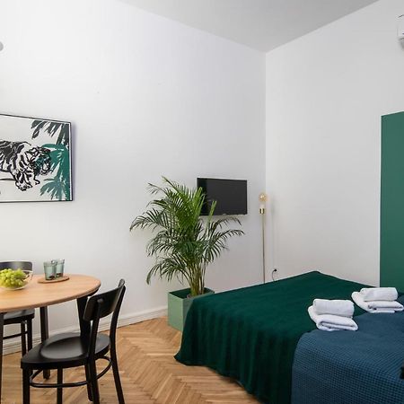 Barbacan Suites - Old Town Apartments - By Upstairs Krakow Ngoại thất bức ảnh