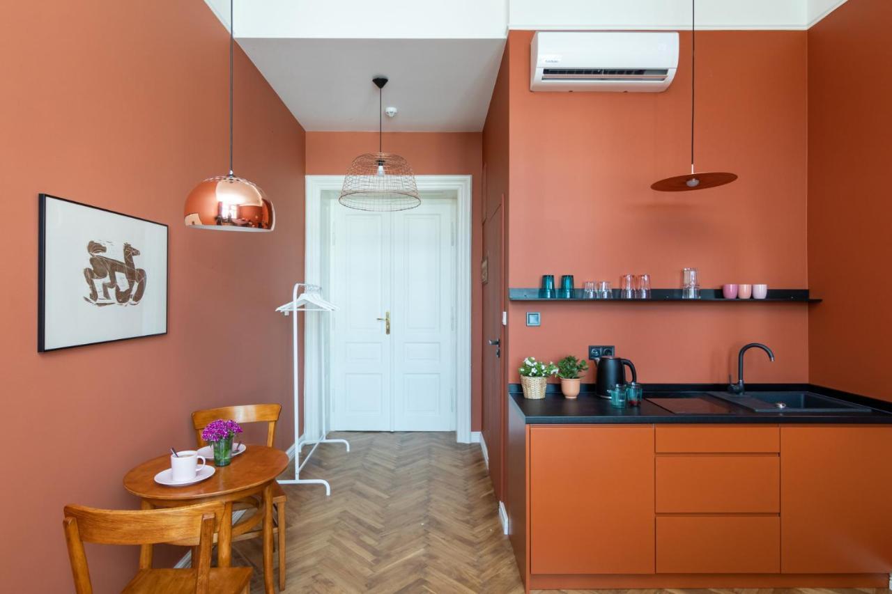 Barbacan Suites - Old Town Apartments - By Upstairs Krakow Ngoại thất bức ảnh