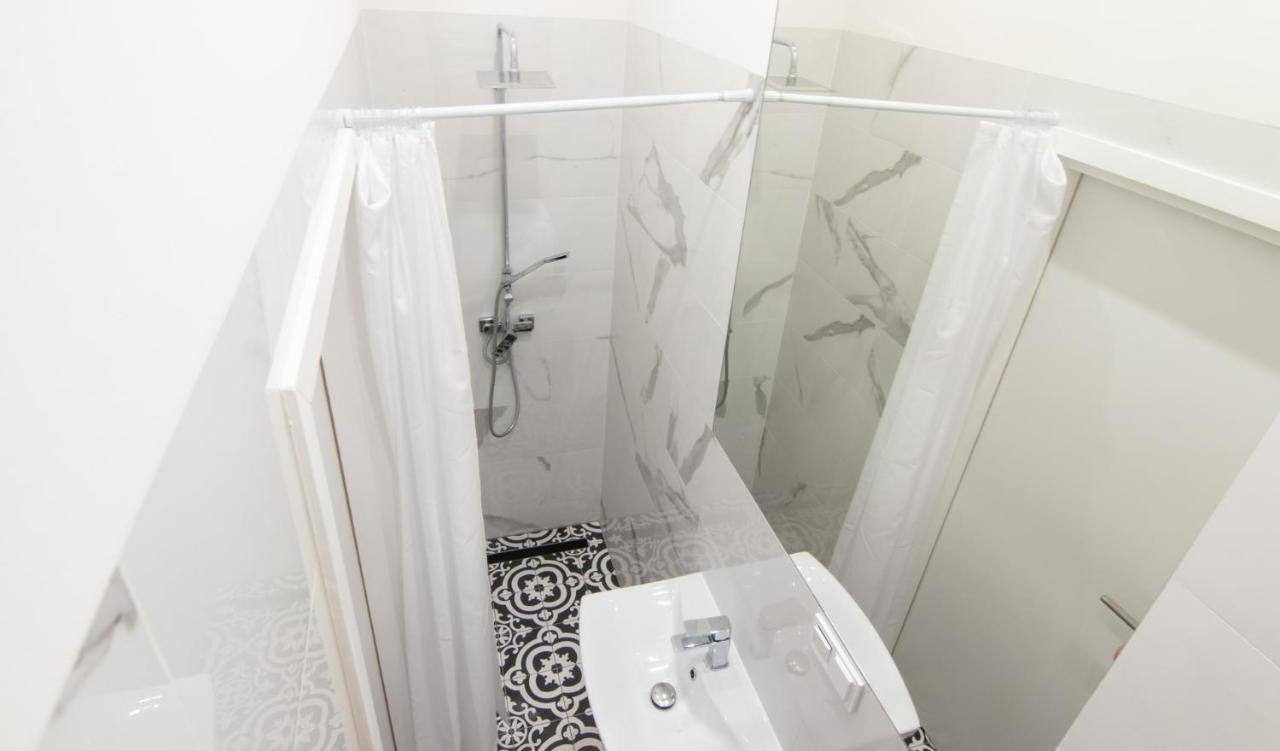 Barbacan Suites - Old Town Apartments - By Upstairs Krakow Ngoại thất bức ảnh